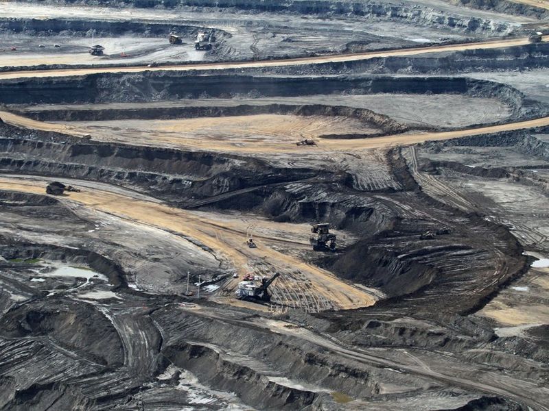 File:But-thousands-flock-here-to-make-real-money-in-the-oil-sands--where-creating-synthetic-crude.jpg