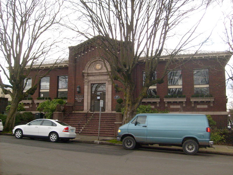 File:East Portland Library.JPG