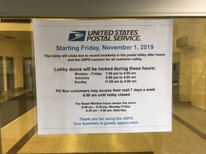 NW-Hoyt-St-Post-Office Reduced-Lobby-Hours.JPG